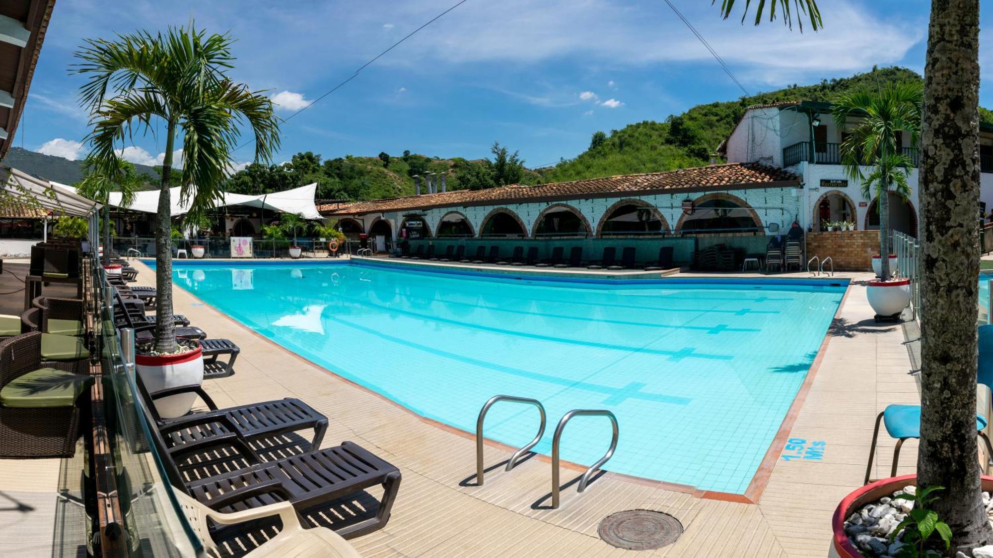 Hotel San Juan Internacional Girón Εξωτερικό φωτογραφία