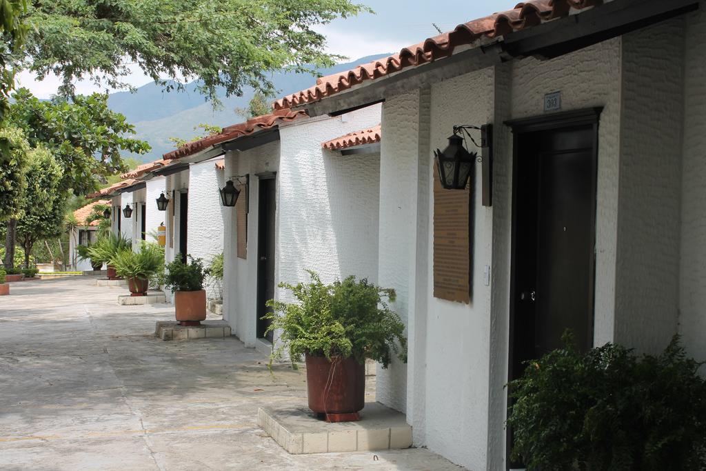 Hotel San Juan Internacional Girón Εξωτερικό φωτογραφία